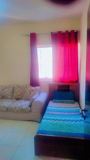 Affordable Comfort: Cozy Room with Dedicated Bath & Twin Beds